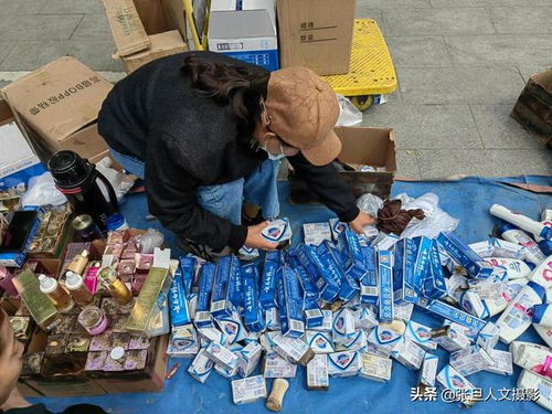 一地?cái)傎u(mài)被燒過(guò)的日用品挺火,難道是一種新的營(yíng)銷(xiāo)方式 值得佩服